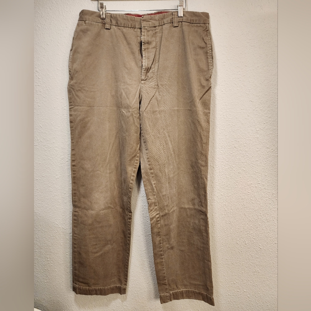 Dockers Men's Khaki Chinos